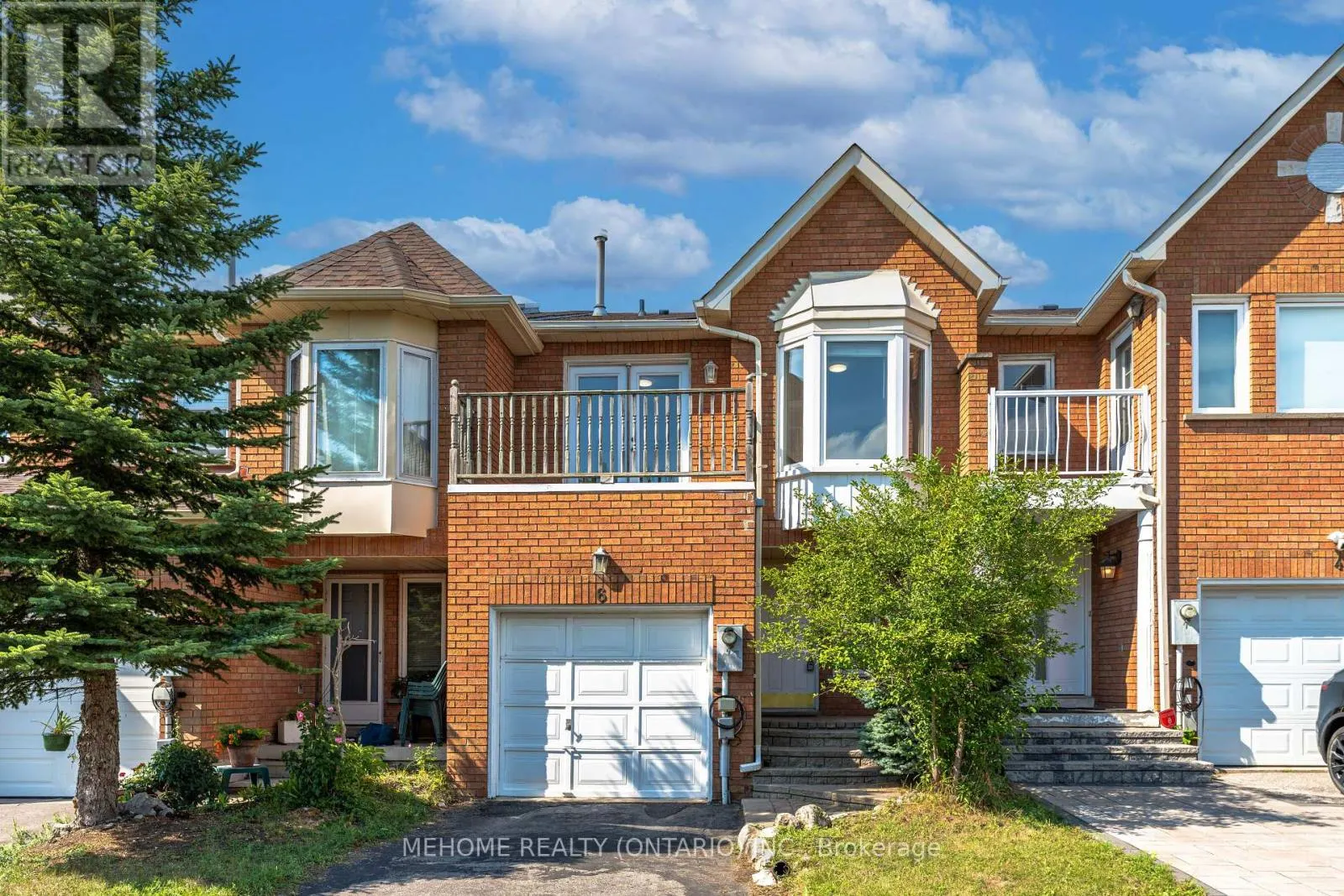 6 THAMES COURT