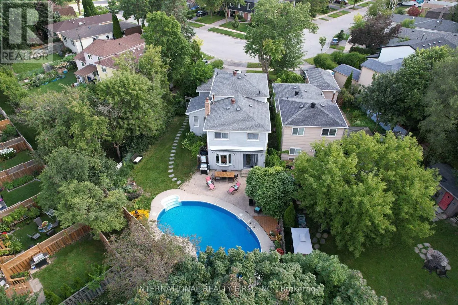 19 LILLOOET CRESCENT S