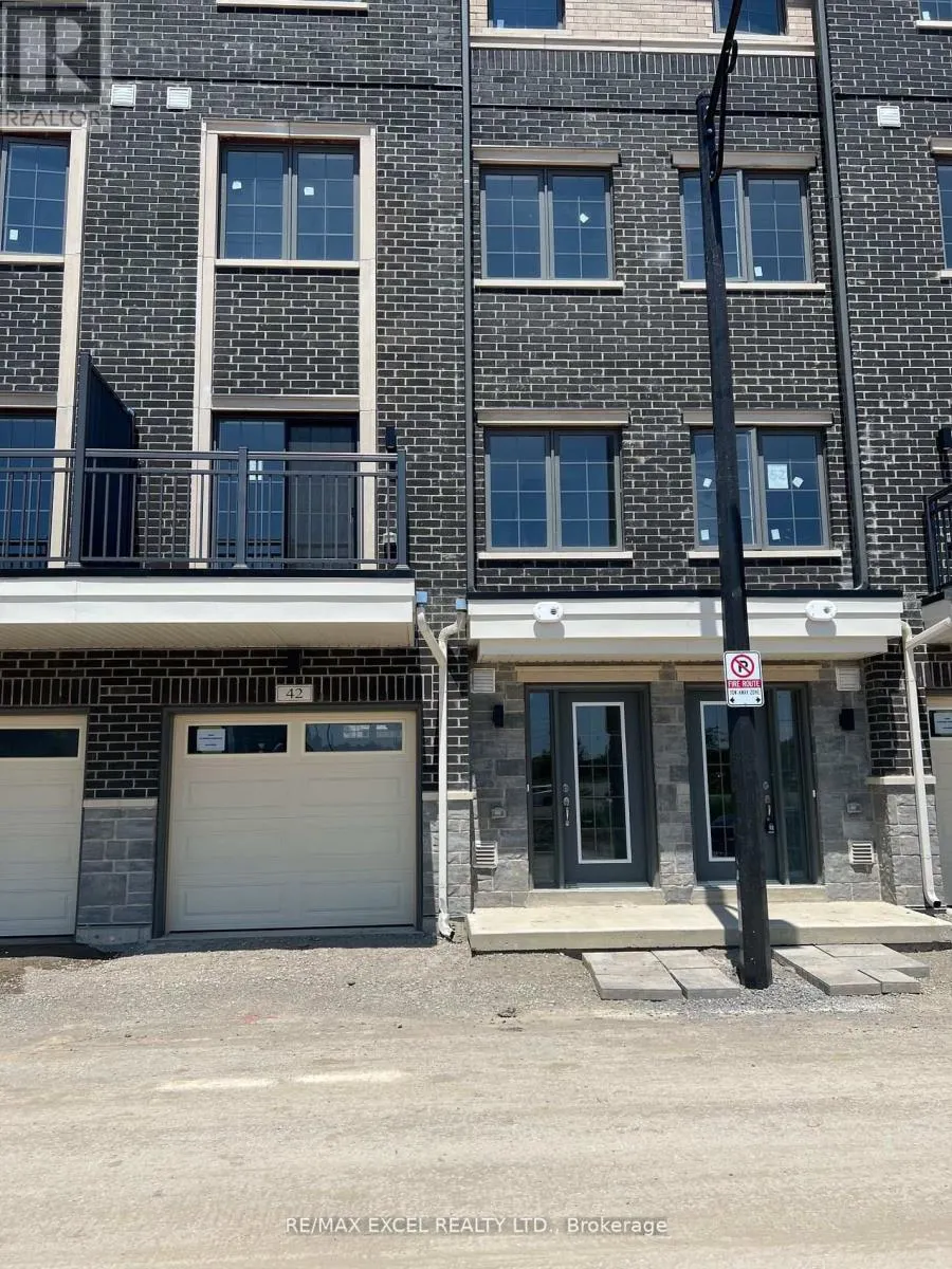 42 CLIPPERS CRESCENT