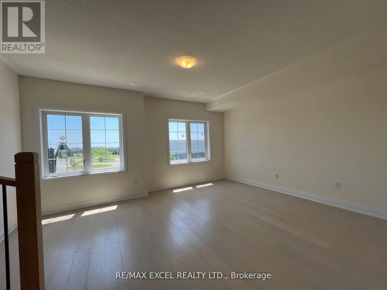 42 CLIPPERS CRESCENT