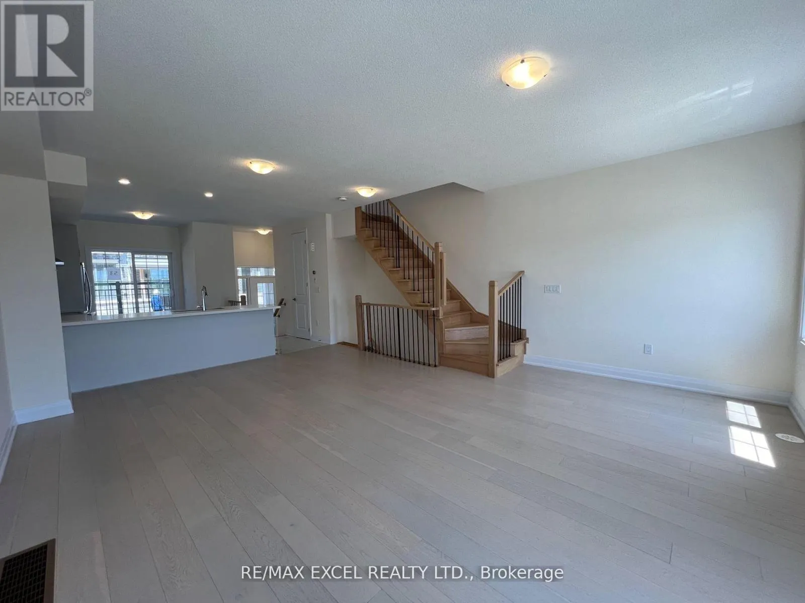 42 CLIPPERS CRESCENT