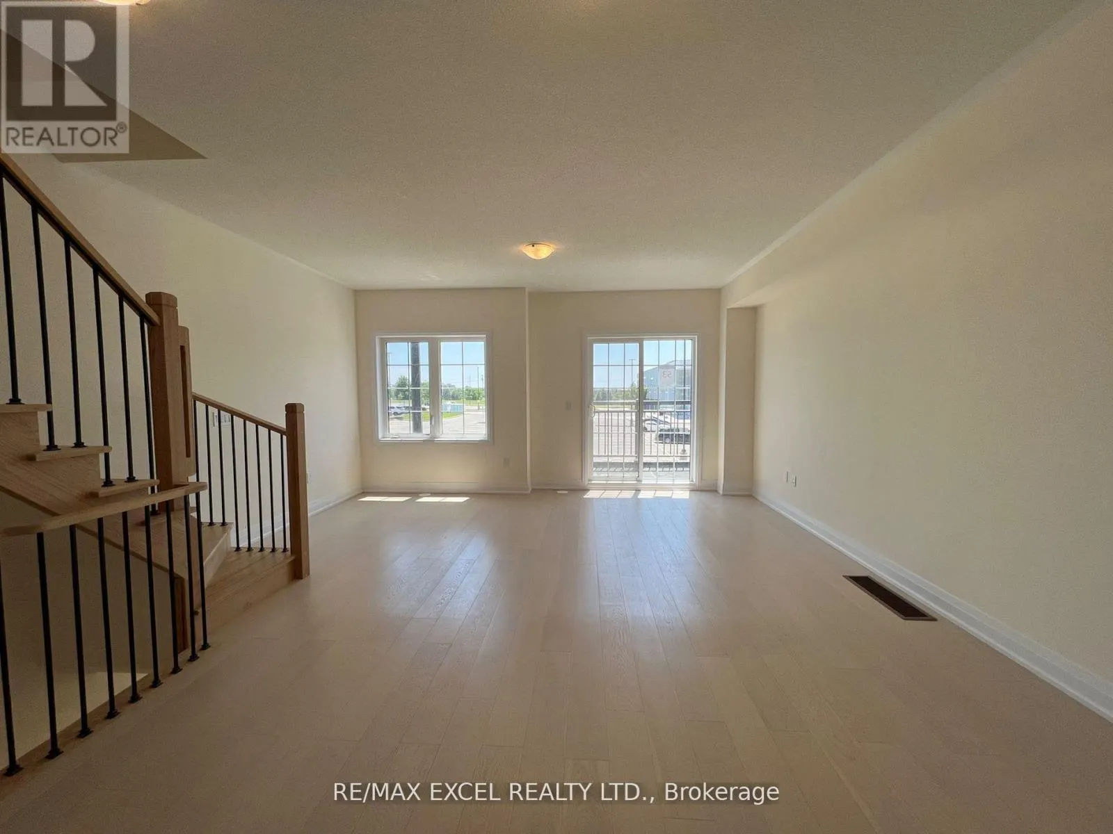 42 CLIPPERS CRESCENT