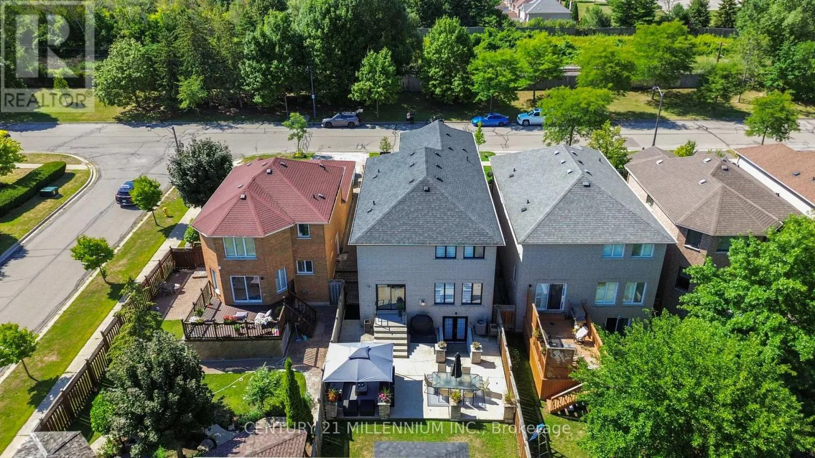286 ROYALPARK WAY