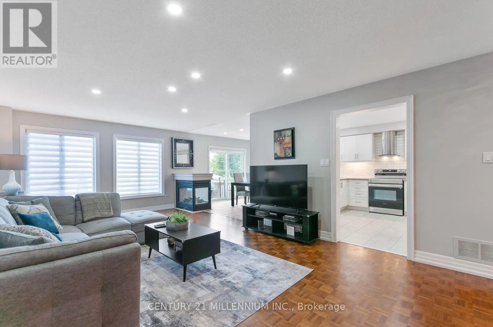 286 ROYALPARK WAY