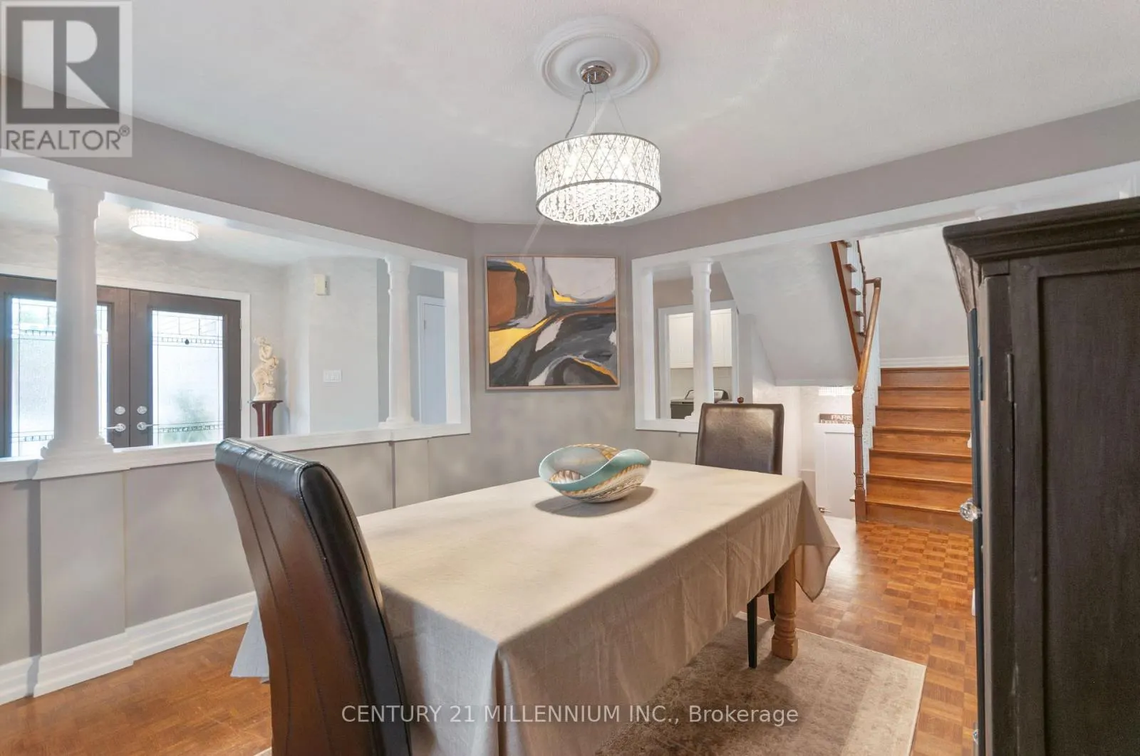 286 ROYALPARK WAY