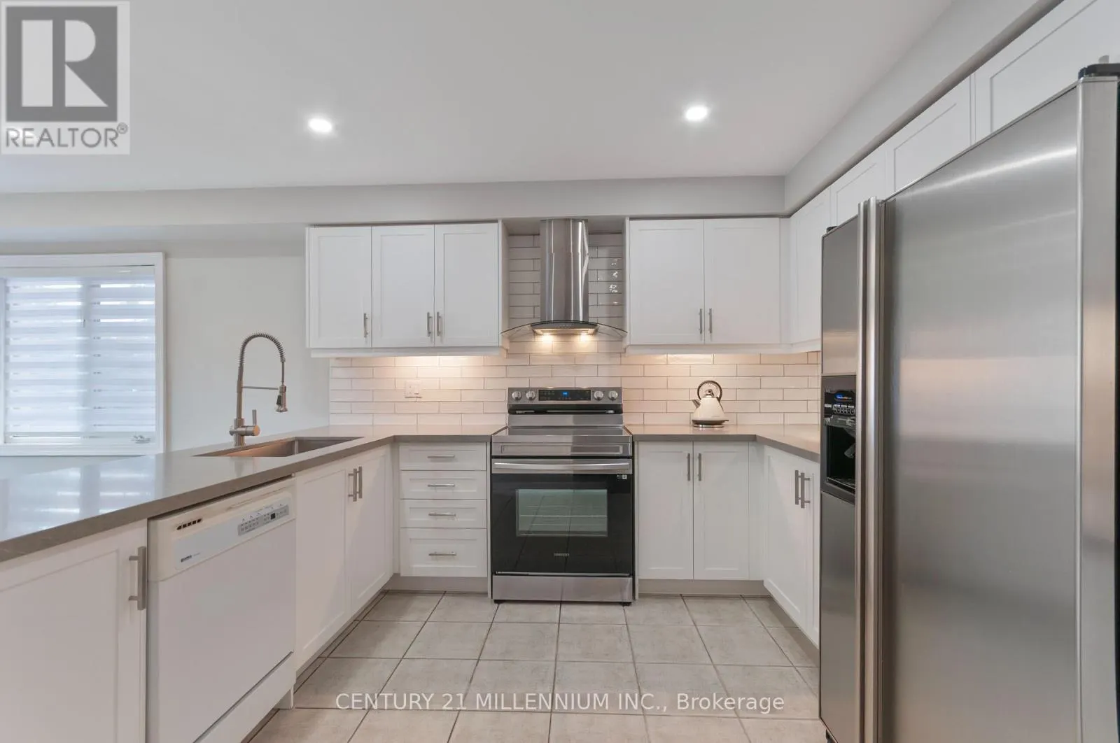 286 ROYALPARK WAY