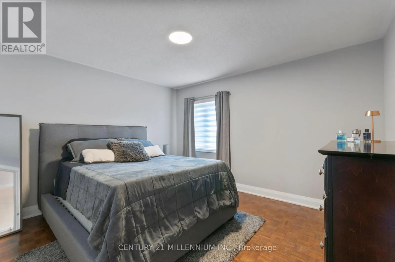286 ROYALPARK WAY