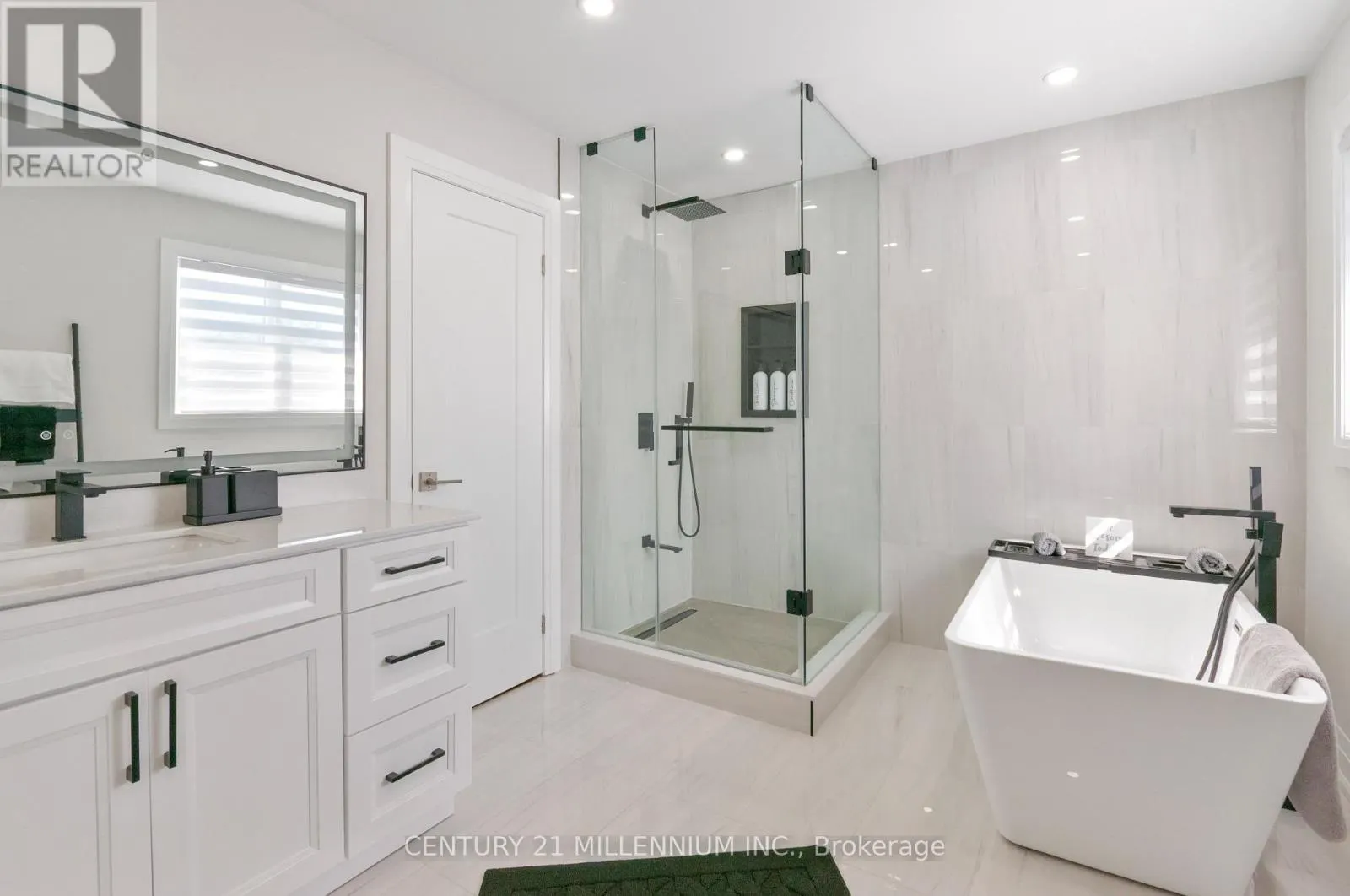 286 ROYALPARK WAY