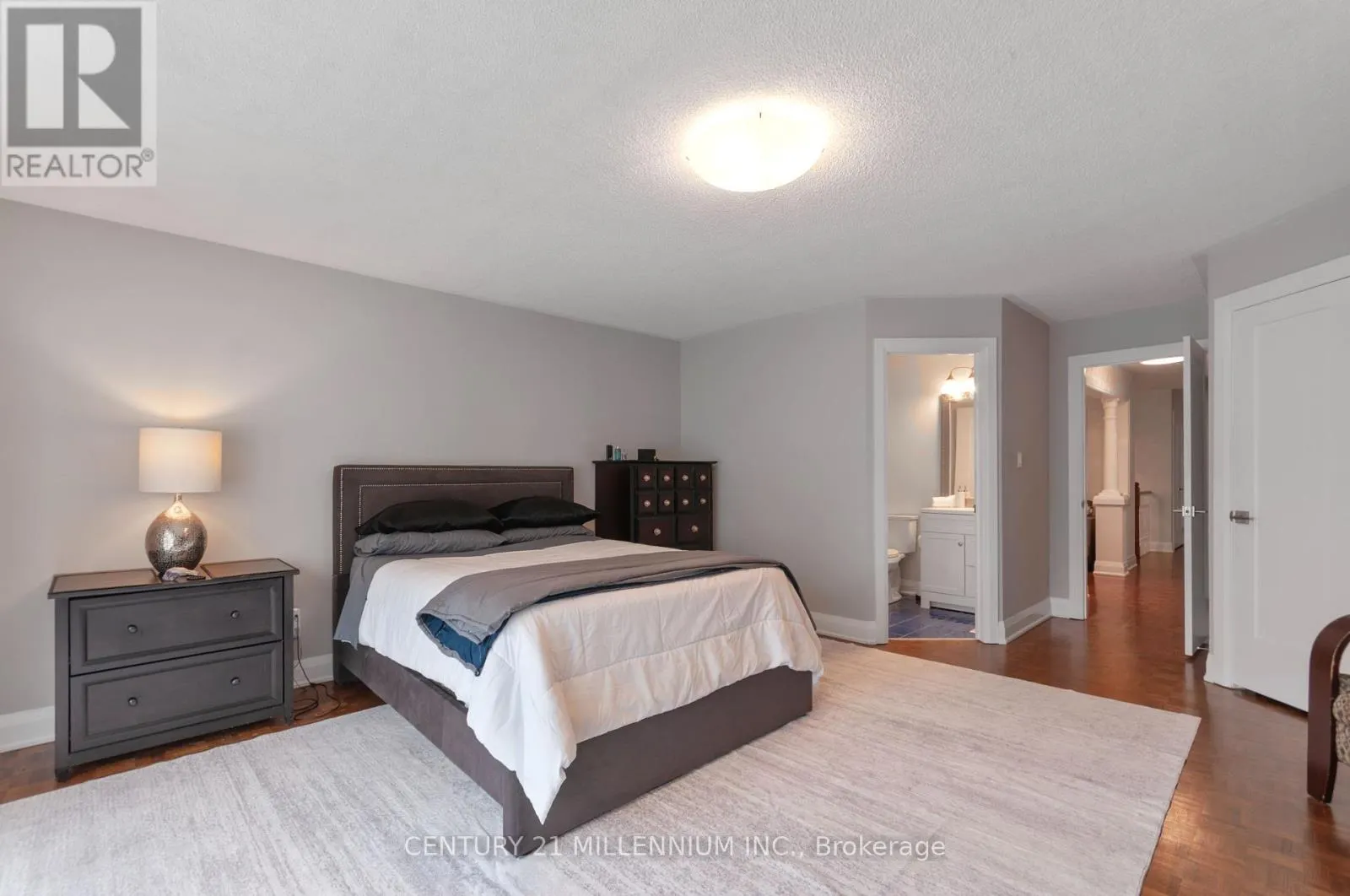 286 ROYALPARK WAY