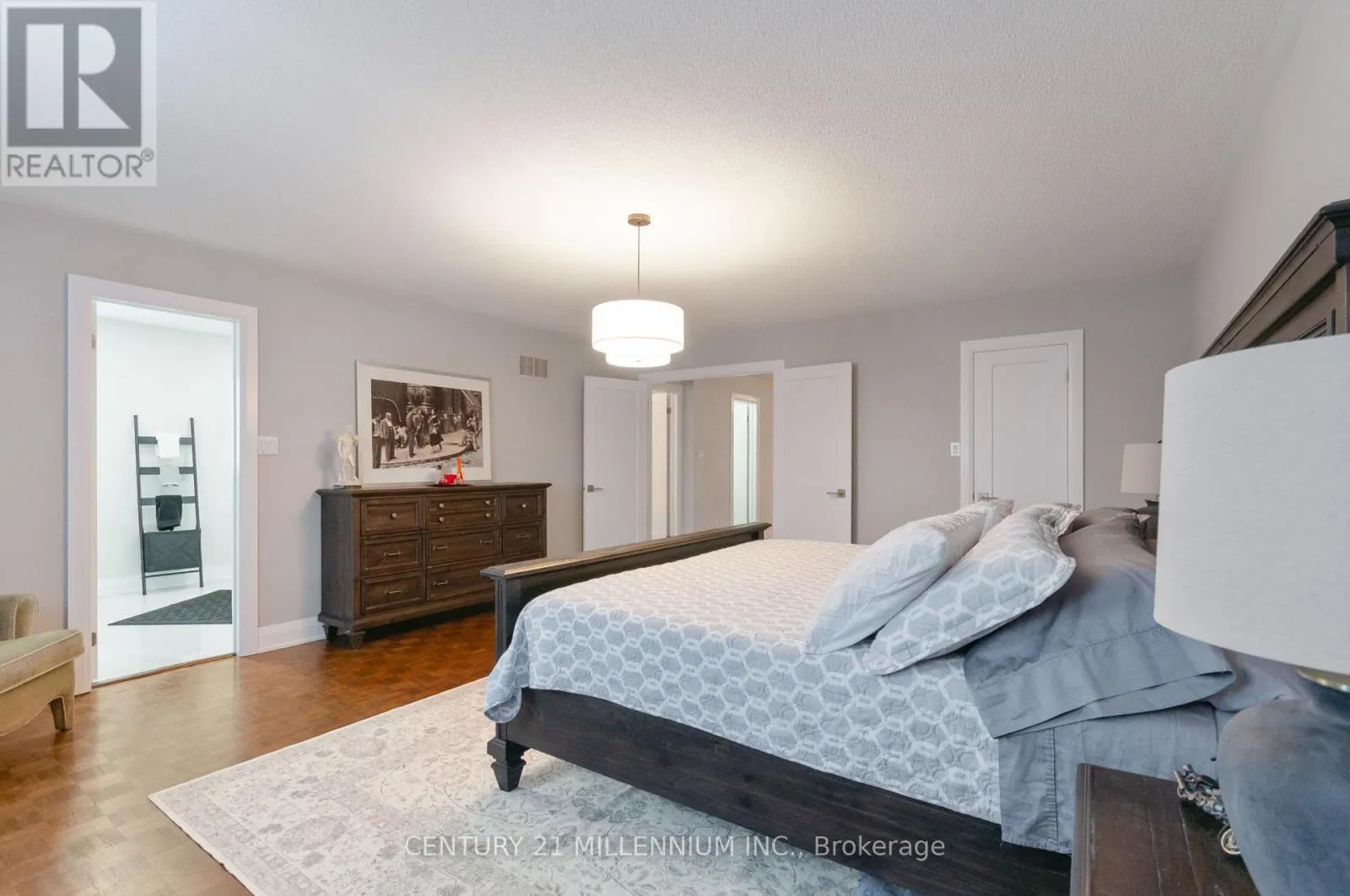 286 ROYALPARK WAY
