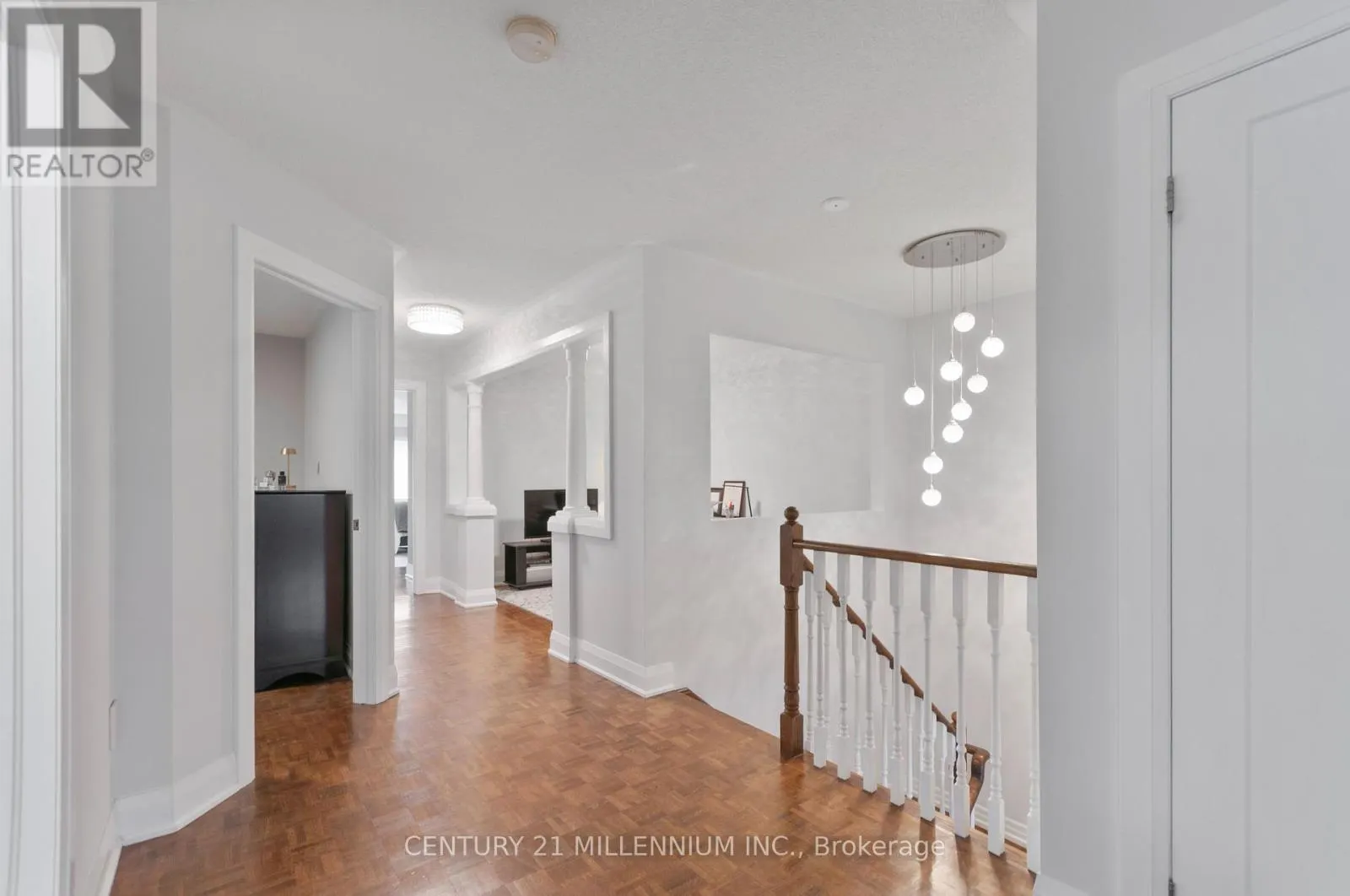 286 ROYALPARK WAY