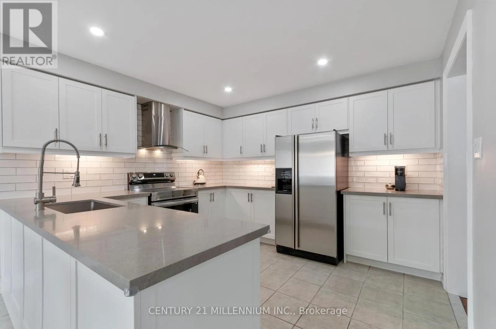 286 ROYALPARK WAY