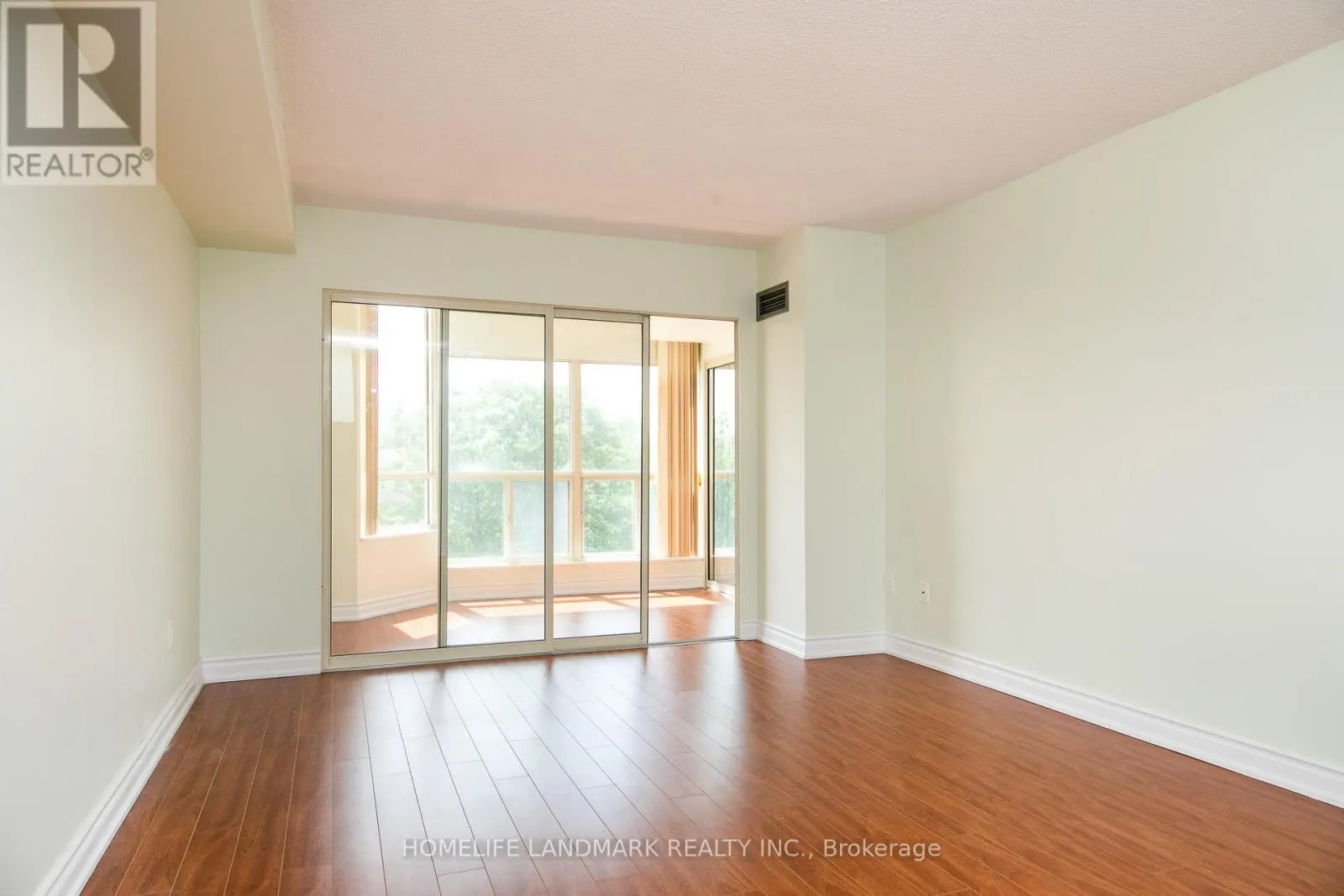 #302 - 175 CEDAR AVENUE