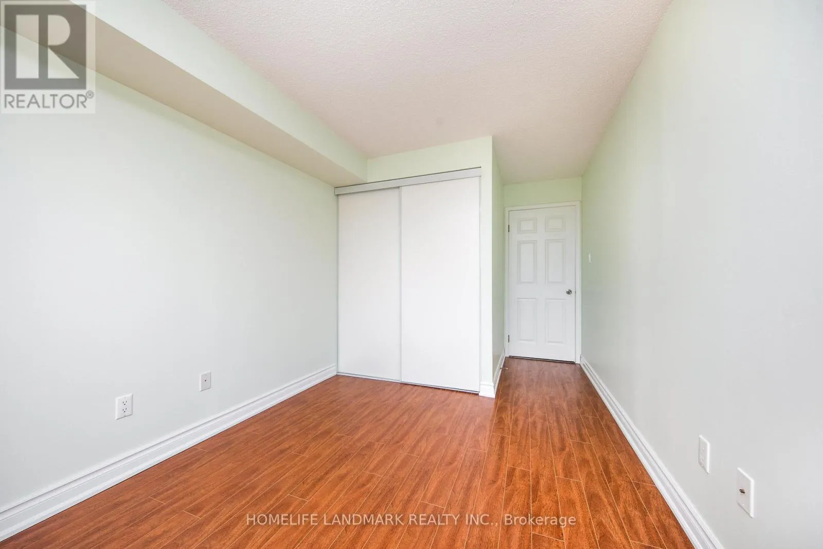 #302 - 175 CEDAR AVENUE