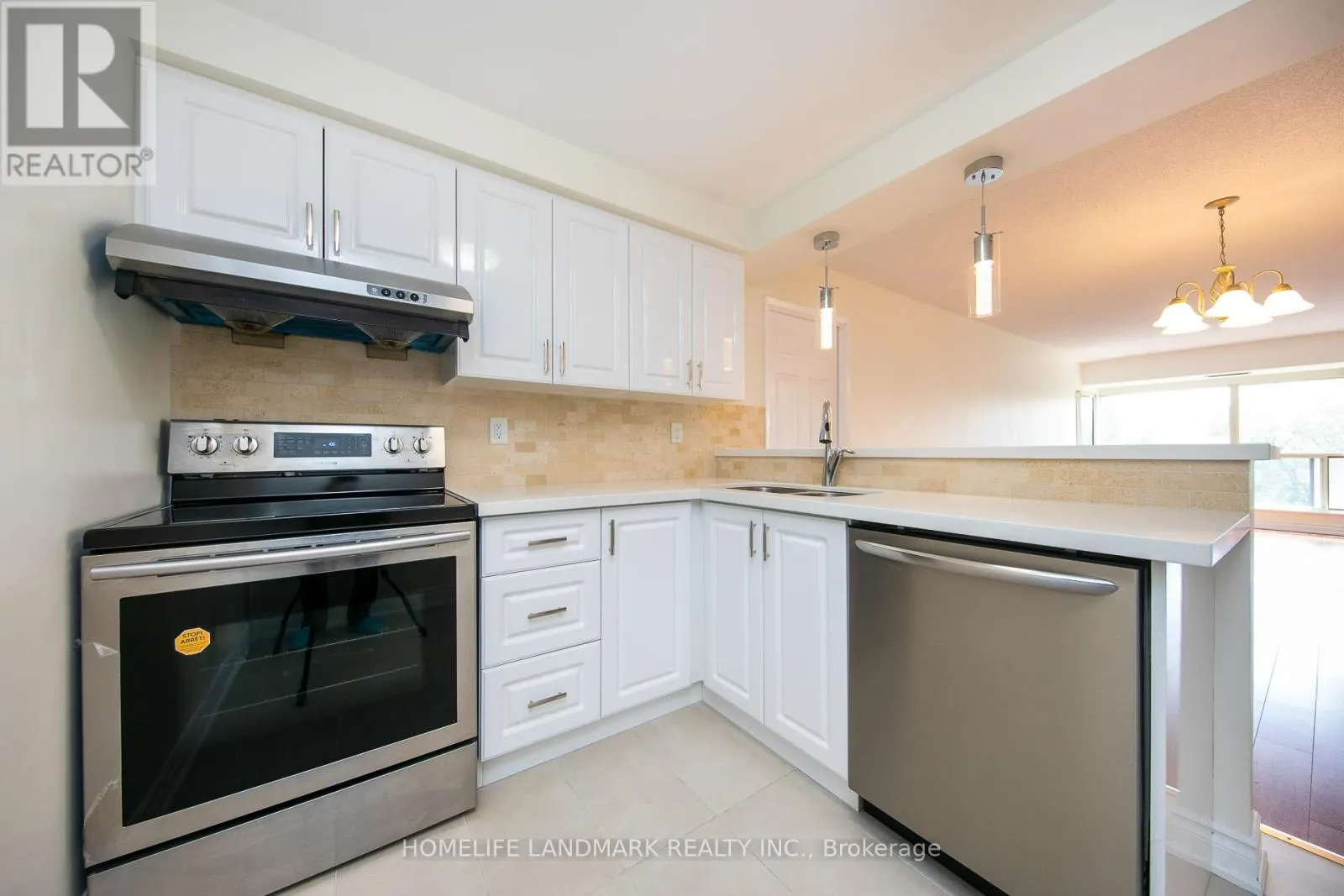#302 - 175 CEDAR AVENUE