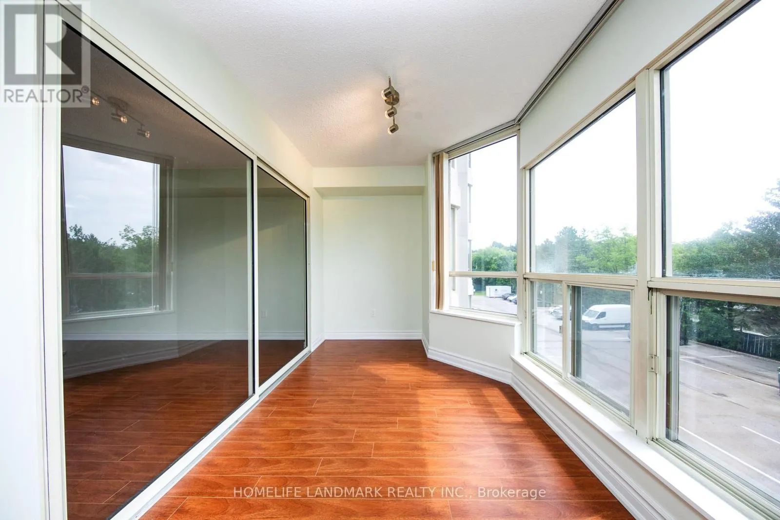 #302 - 175 CEDAR AVENUE
