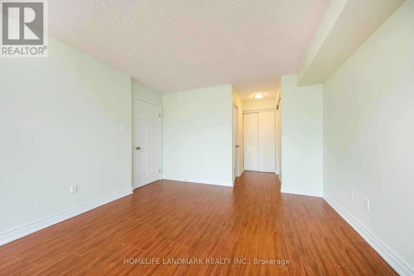 #302 - 175 CEDAR AVENUE