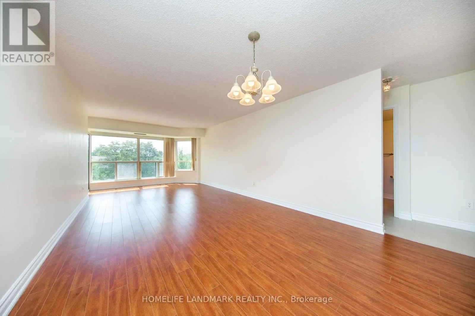 #302 - 175 CEDAR AVENUE