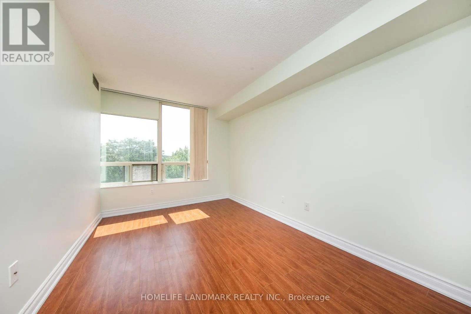 #302 - 175 CEDAR AVENUE
