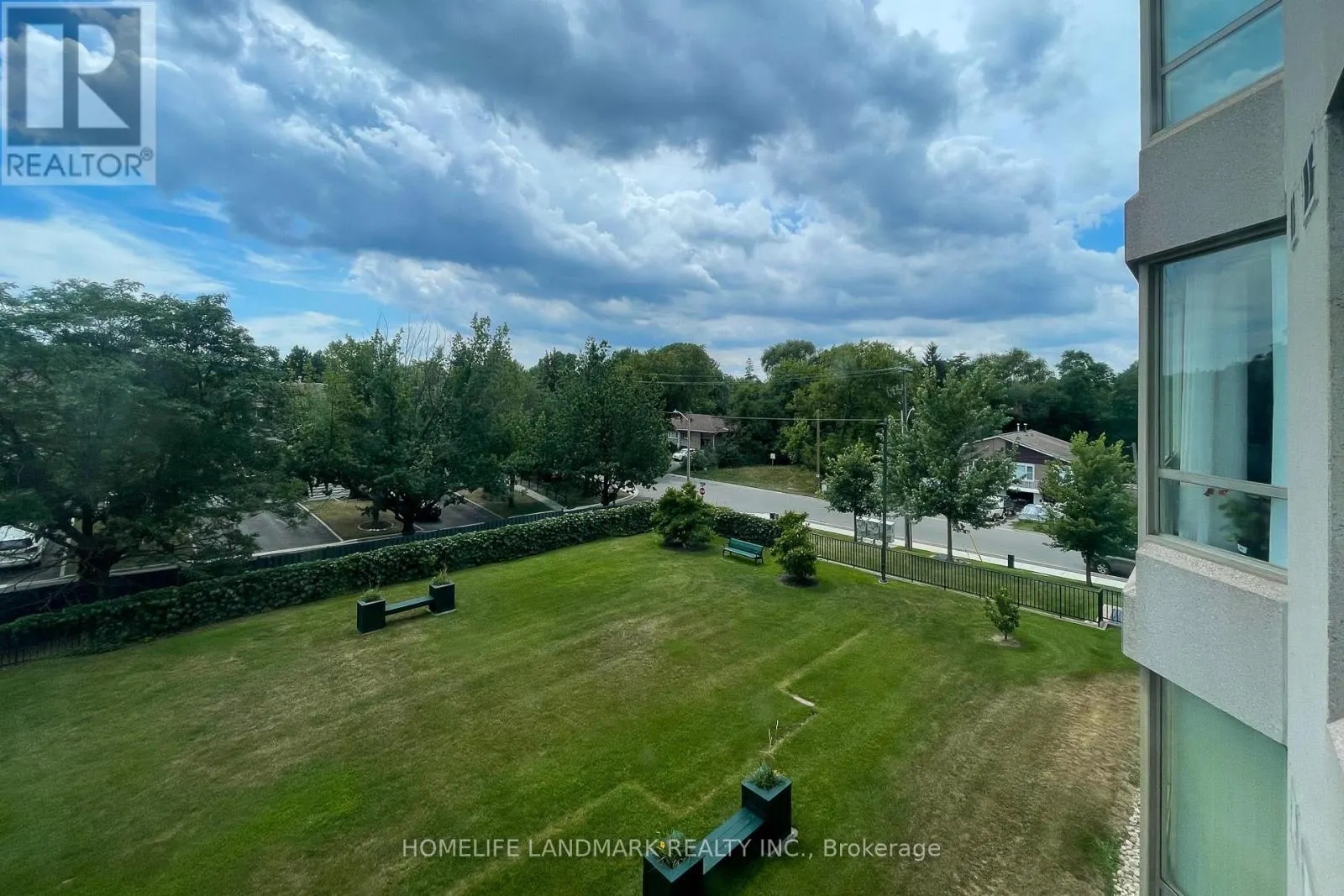 #302 - 175 CEDAR AVENUE