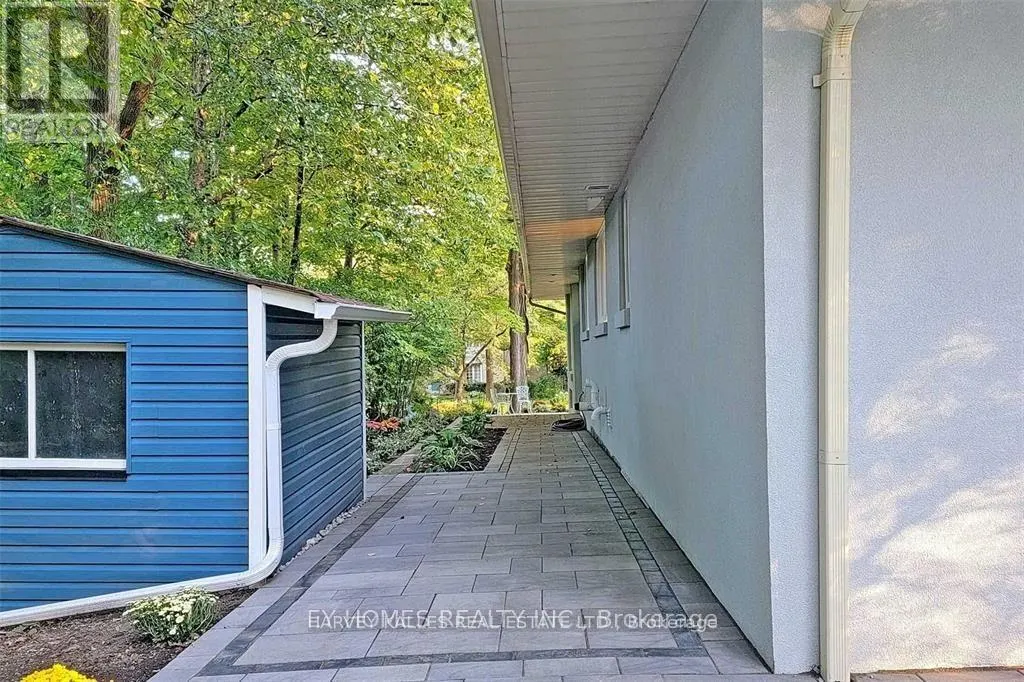 FRONT - 59 HEMINGWAY CRESCENT
