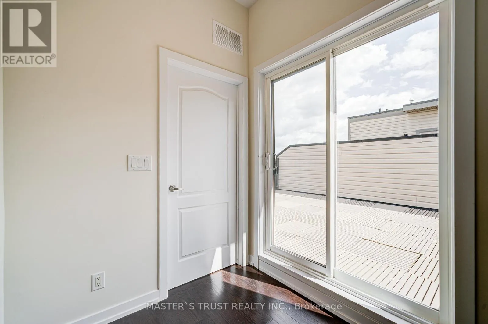 507 - 30 DUNSHEATH WAY
