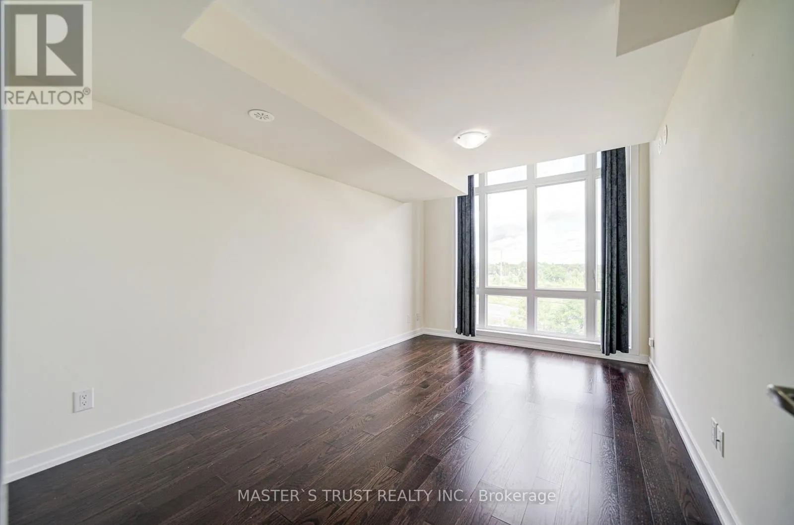 507 - 30 DUNSHEATH WAY