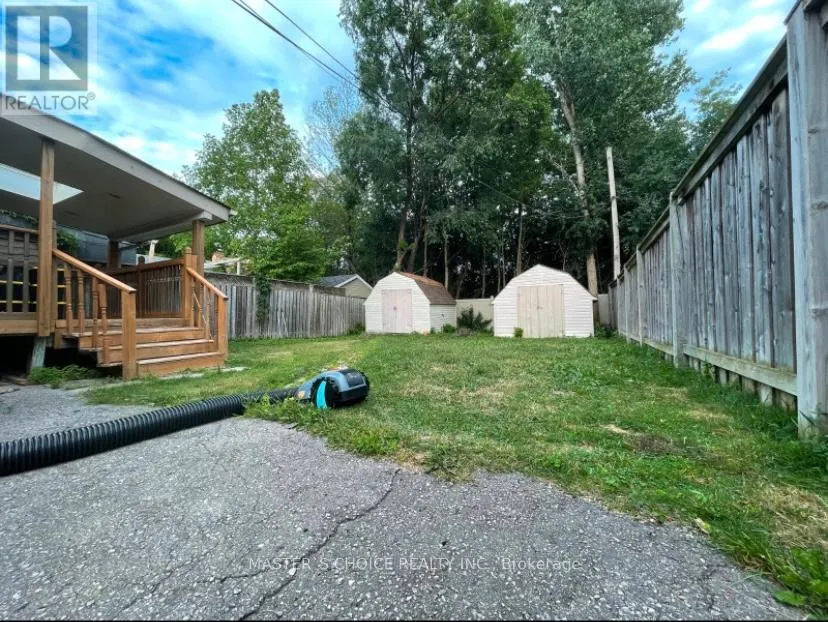 39 RICHARDSON DRIVE E