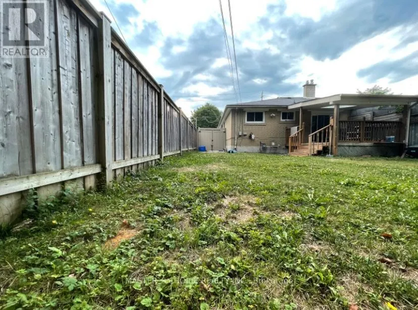 39 RICHARDSON DRIVE E