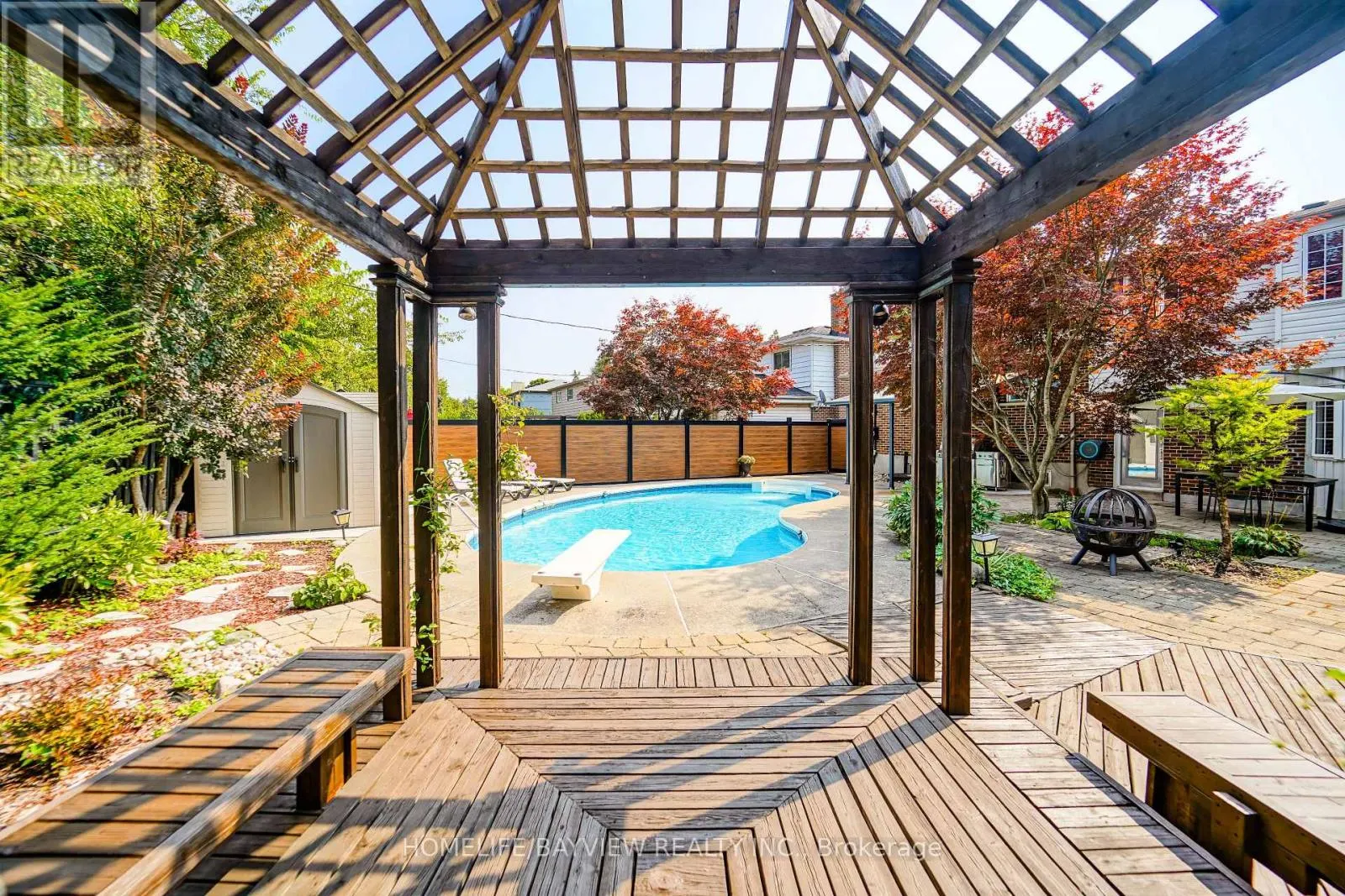 32 SILVER ASPEN DRIVE
