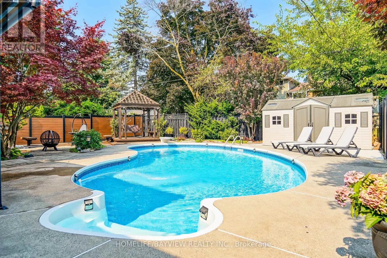 32 SILVER ASPEN DRIVE