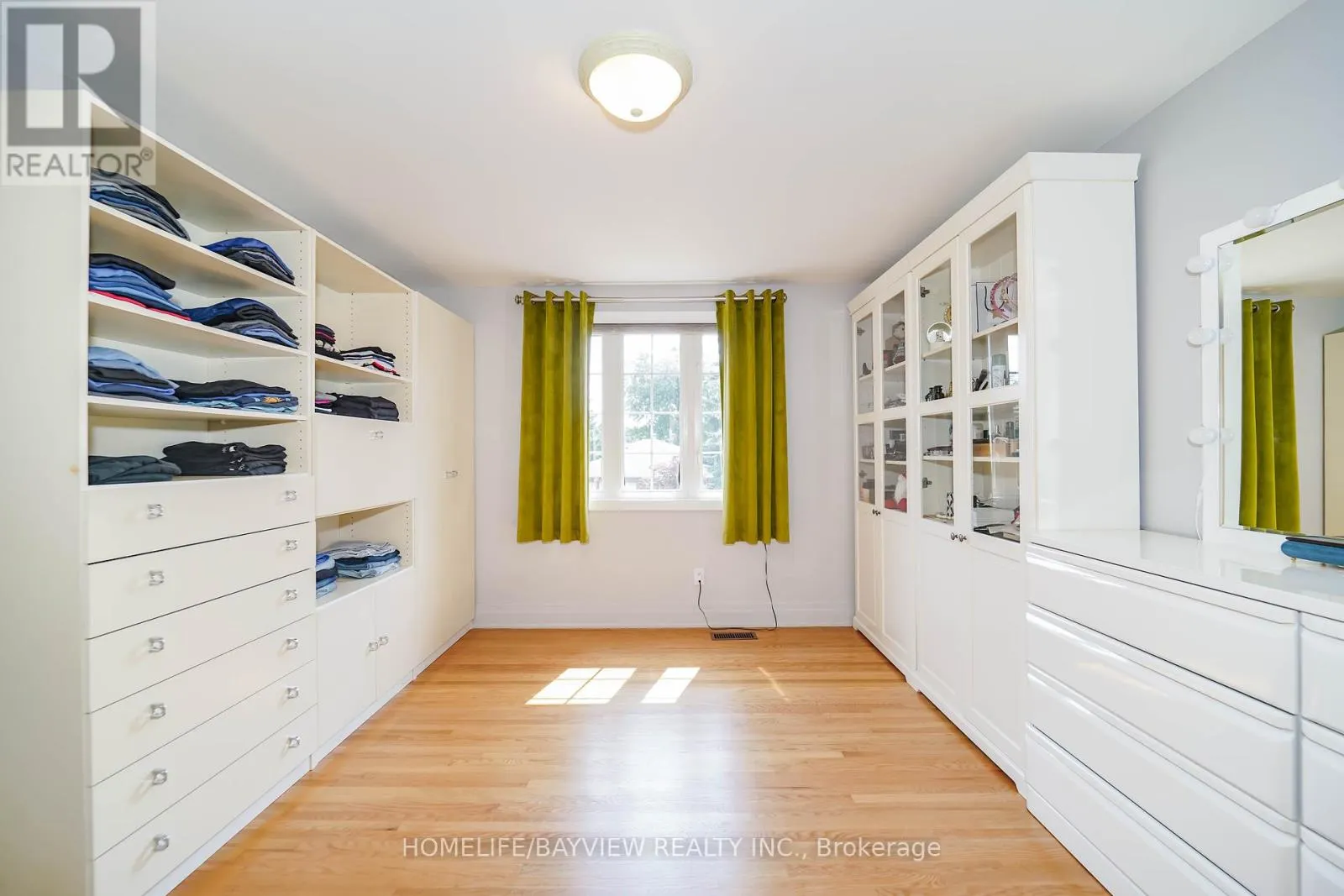 32 SILVER ASPEN DRIVE