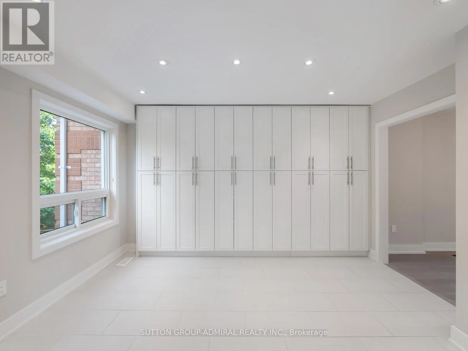 12 TOVA PLACE