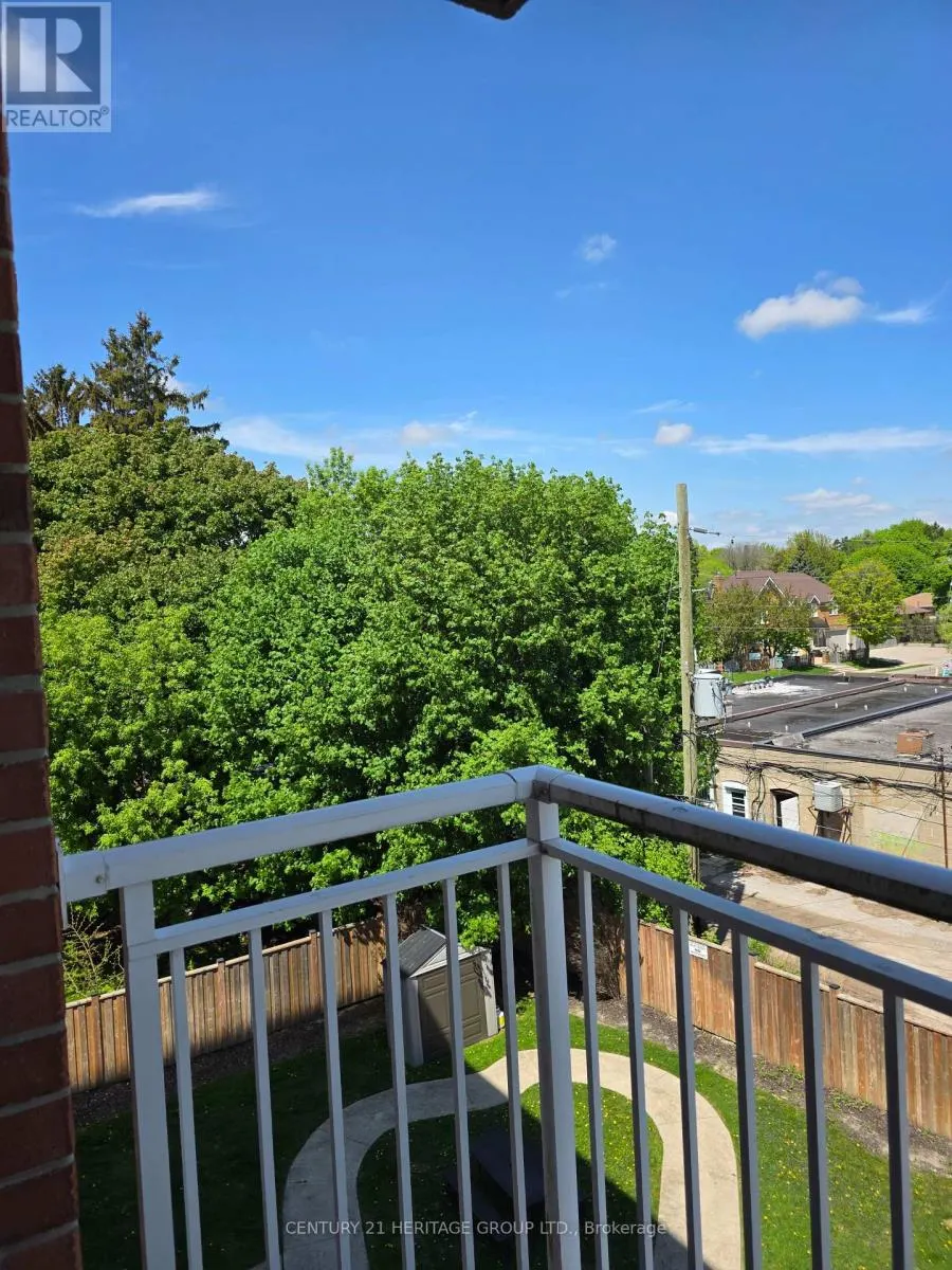 401 - 35 HUNT AVENUE