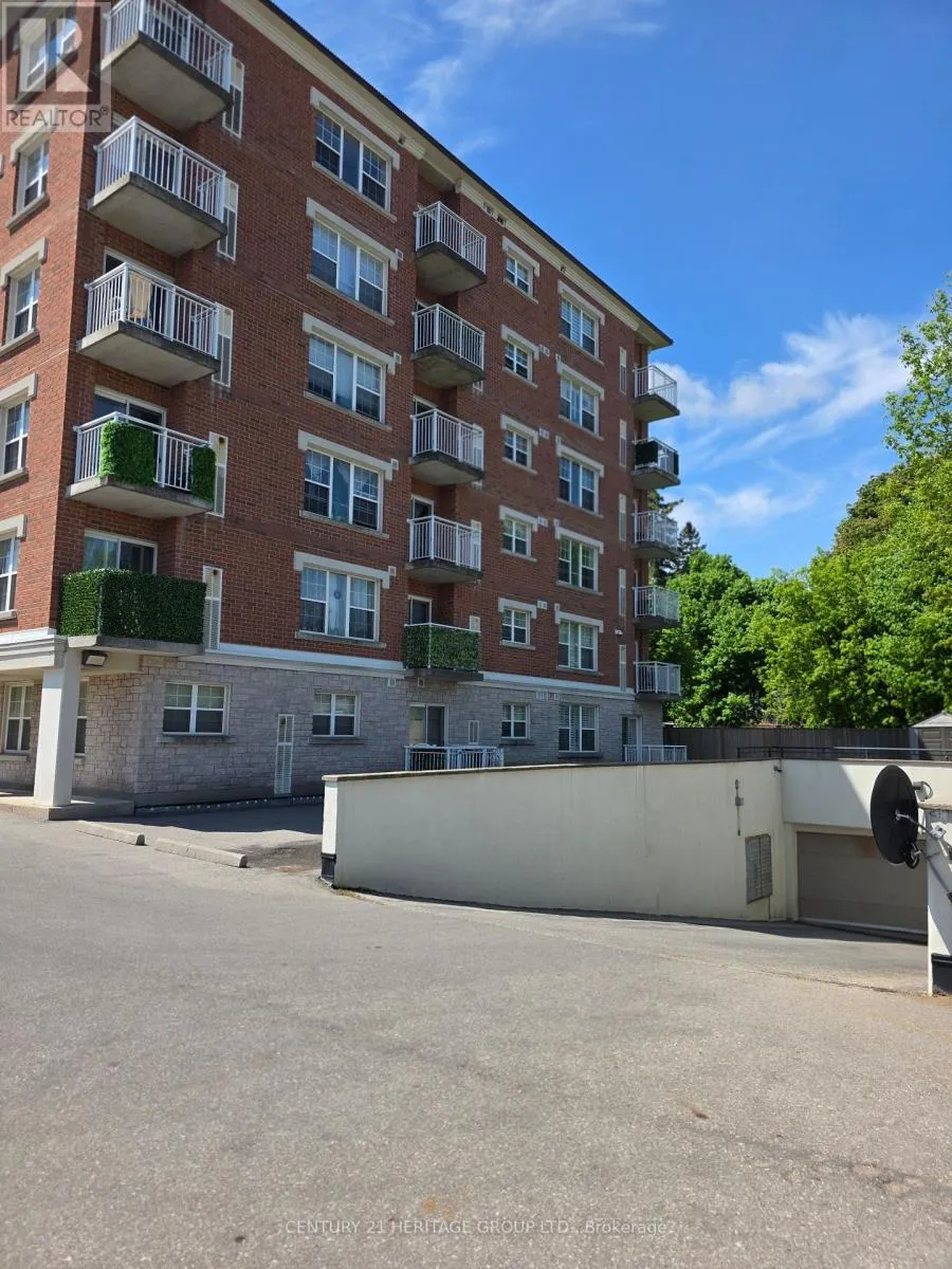 401 - 35 HUNT AVENUE
