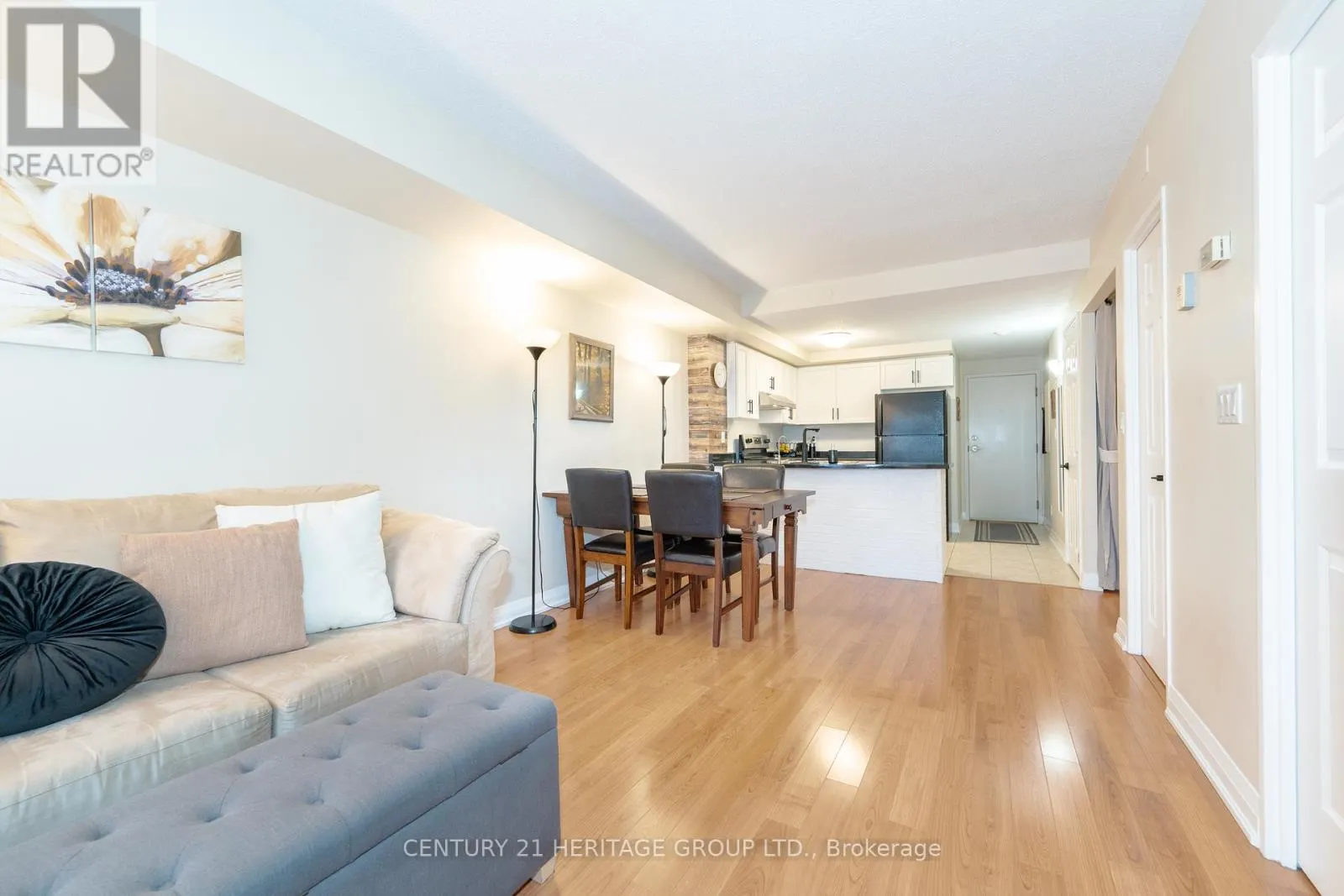 401 - 35 HUNT AVENUE