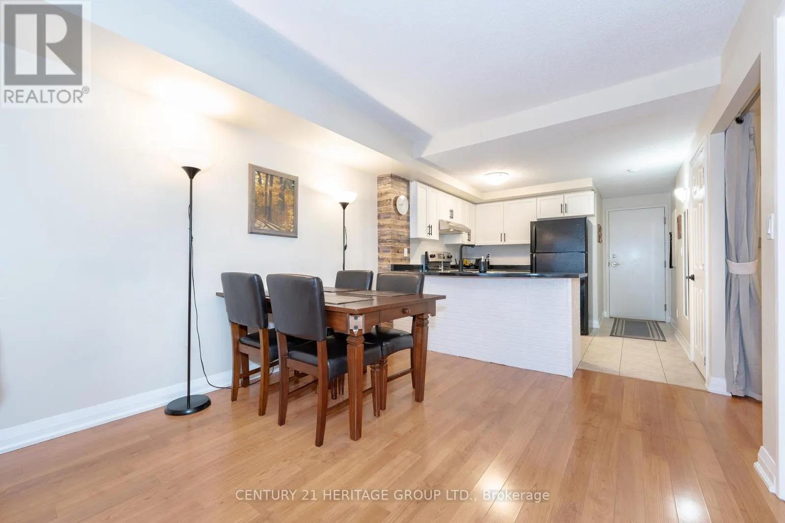 401 - 35 HUNT AVENUE