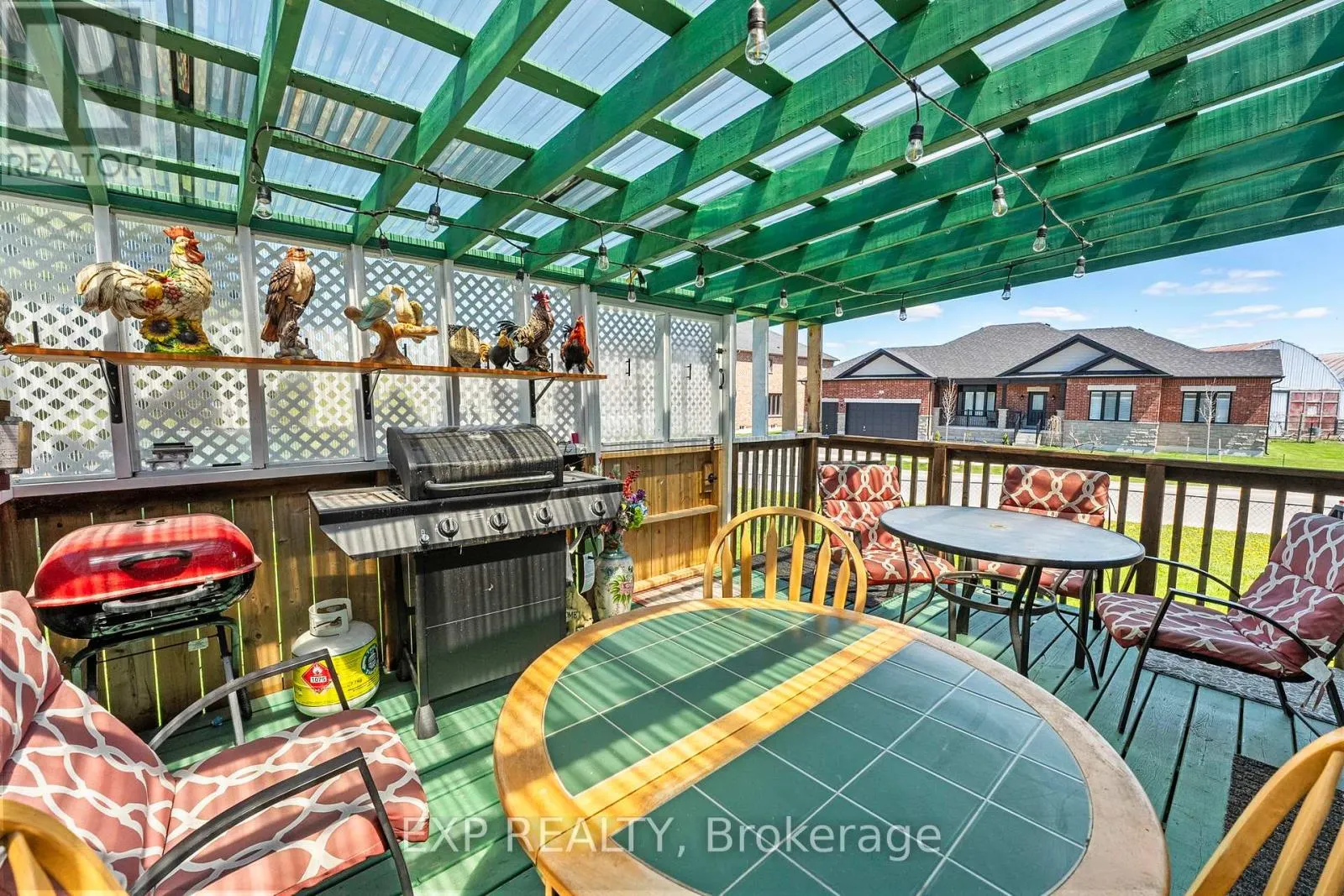 354 LAKELAND CRESCENT