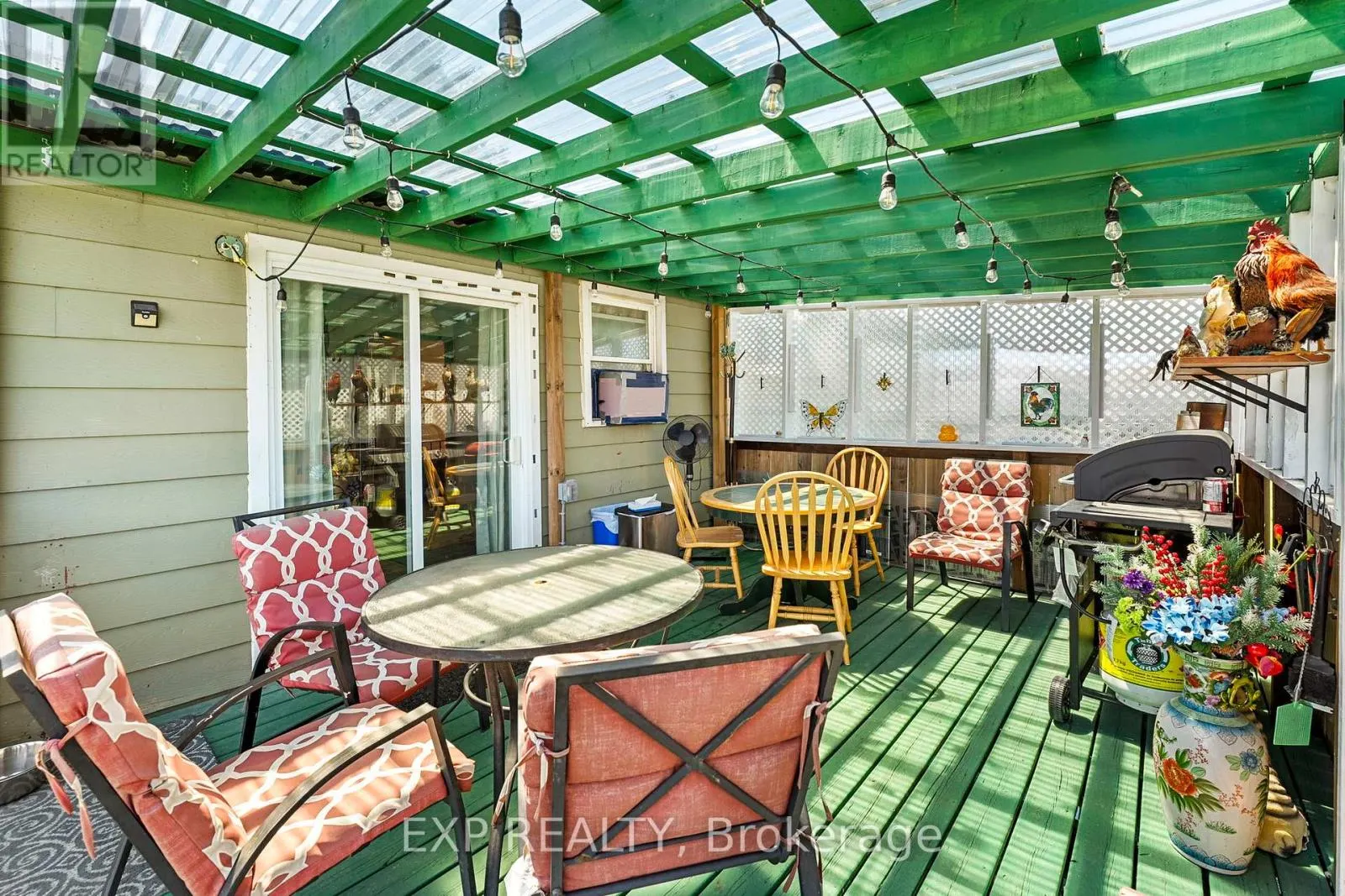 354 LAKELAND CRESCENT