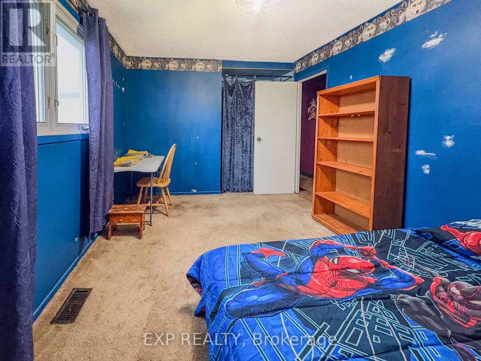 354 LAKELAND CRESCENT