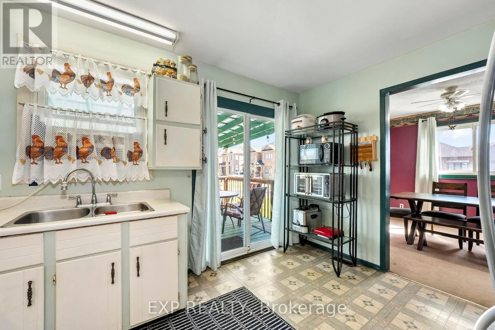 354 LAKELAND CRESCENT