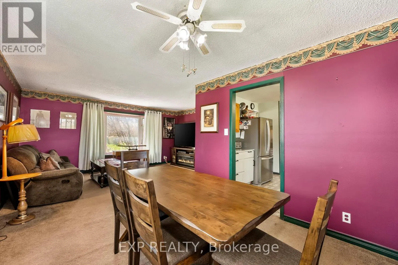 354 LAKELAND CRESCENT