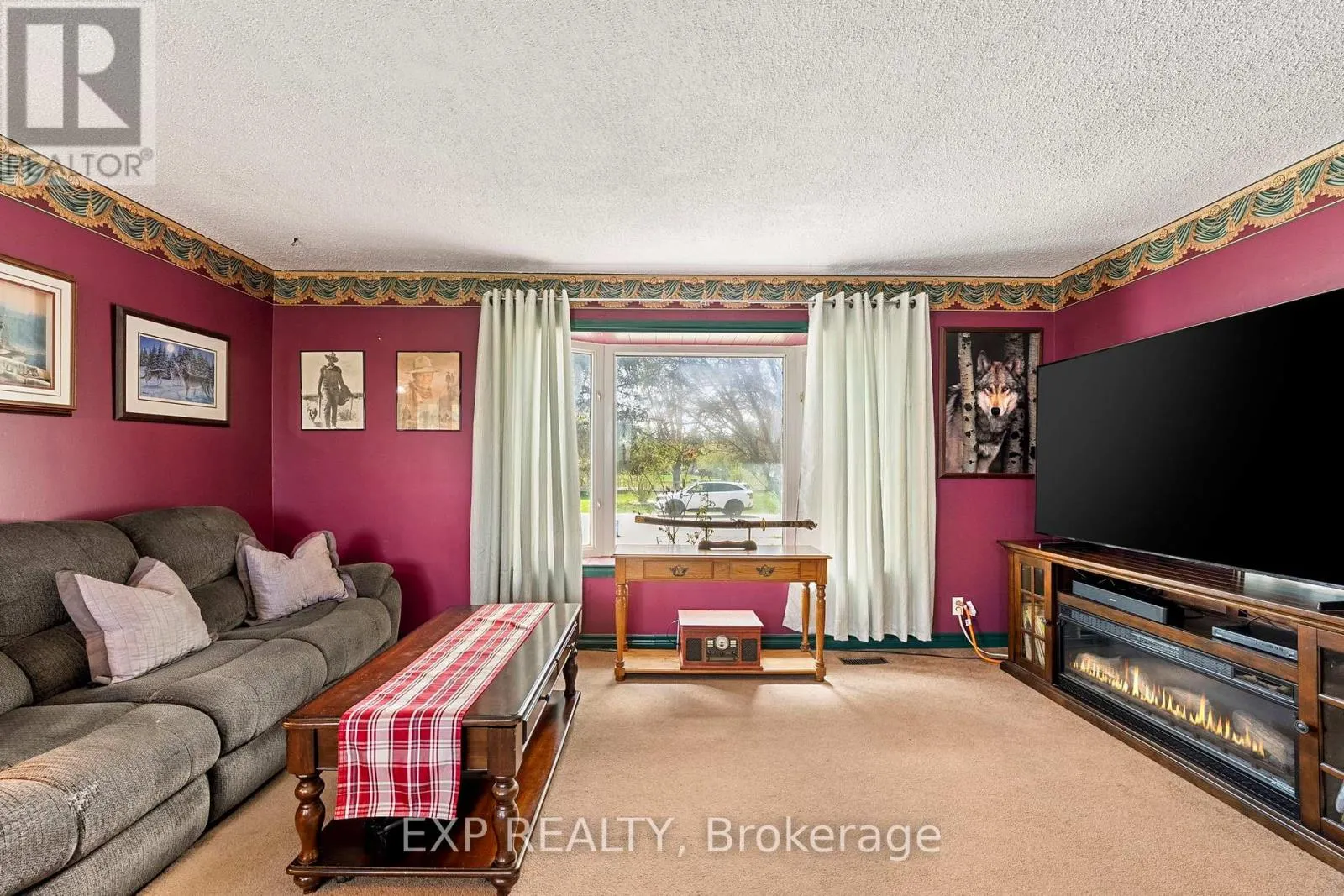 354 LAKELAND CRESCENT