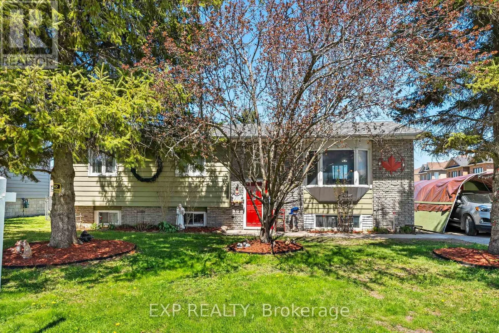 354 LAKELAND CRESCENT