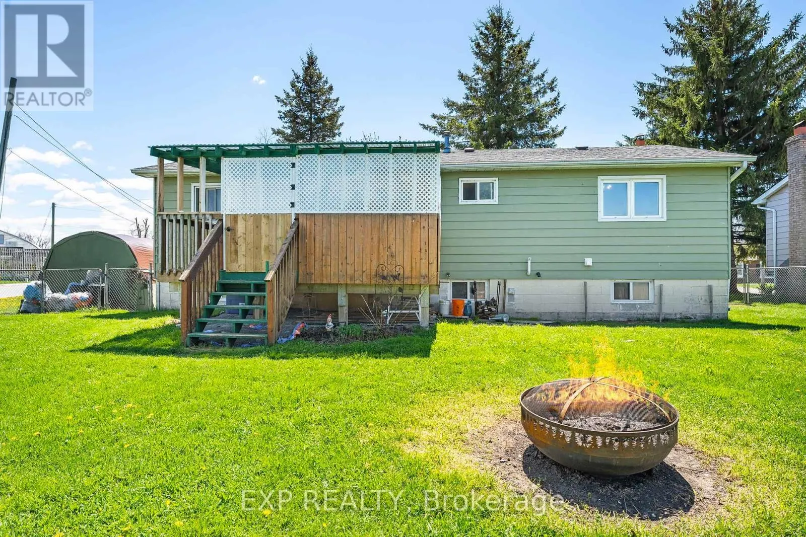 354 LAKELAND CRESCENT