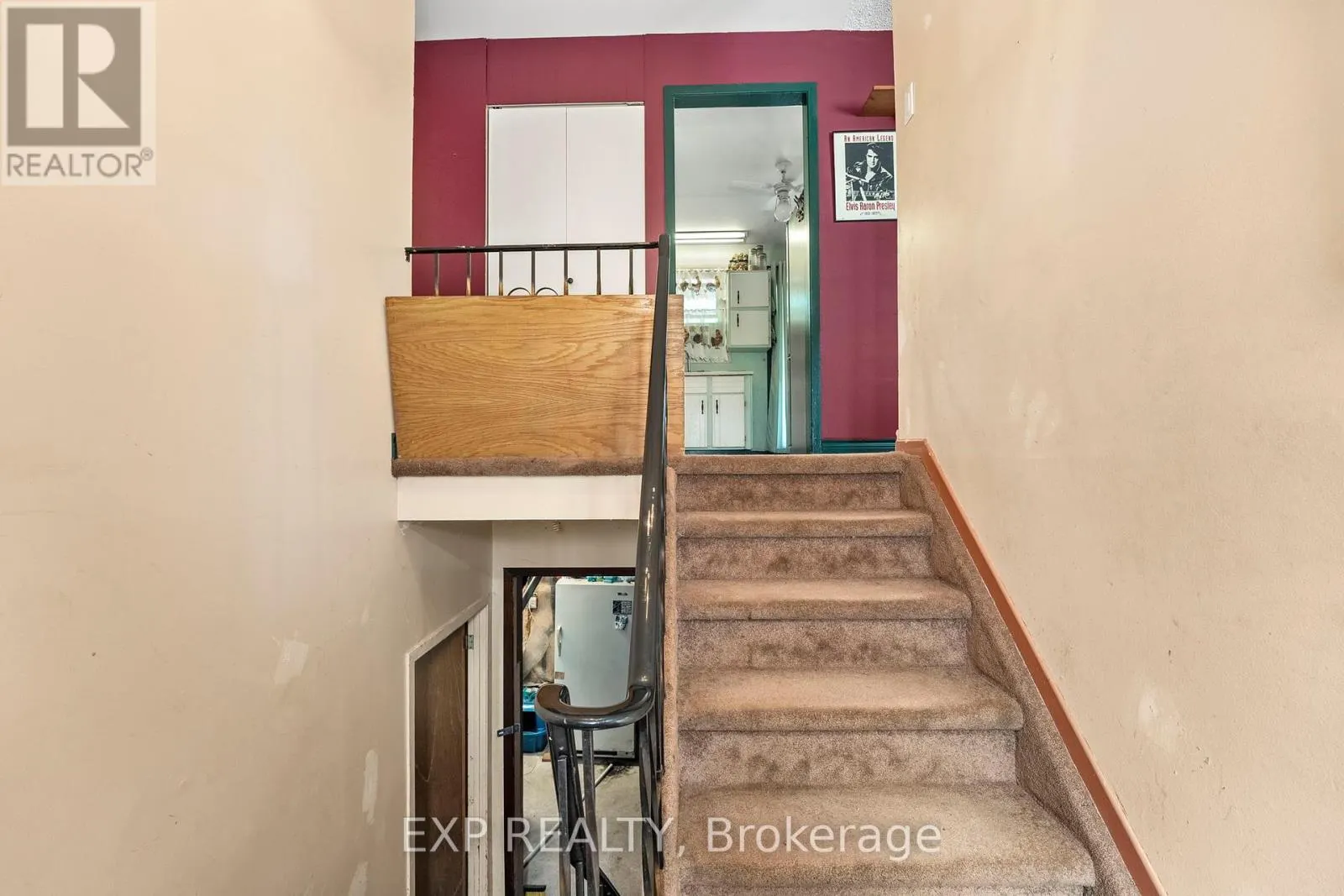 354 LAKELAND CRESCENT