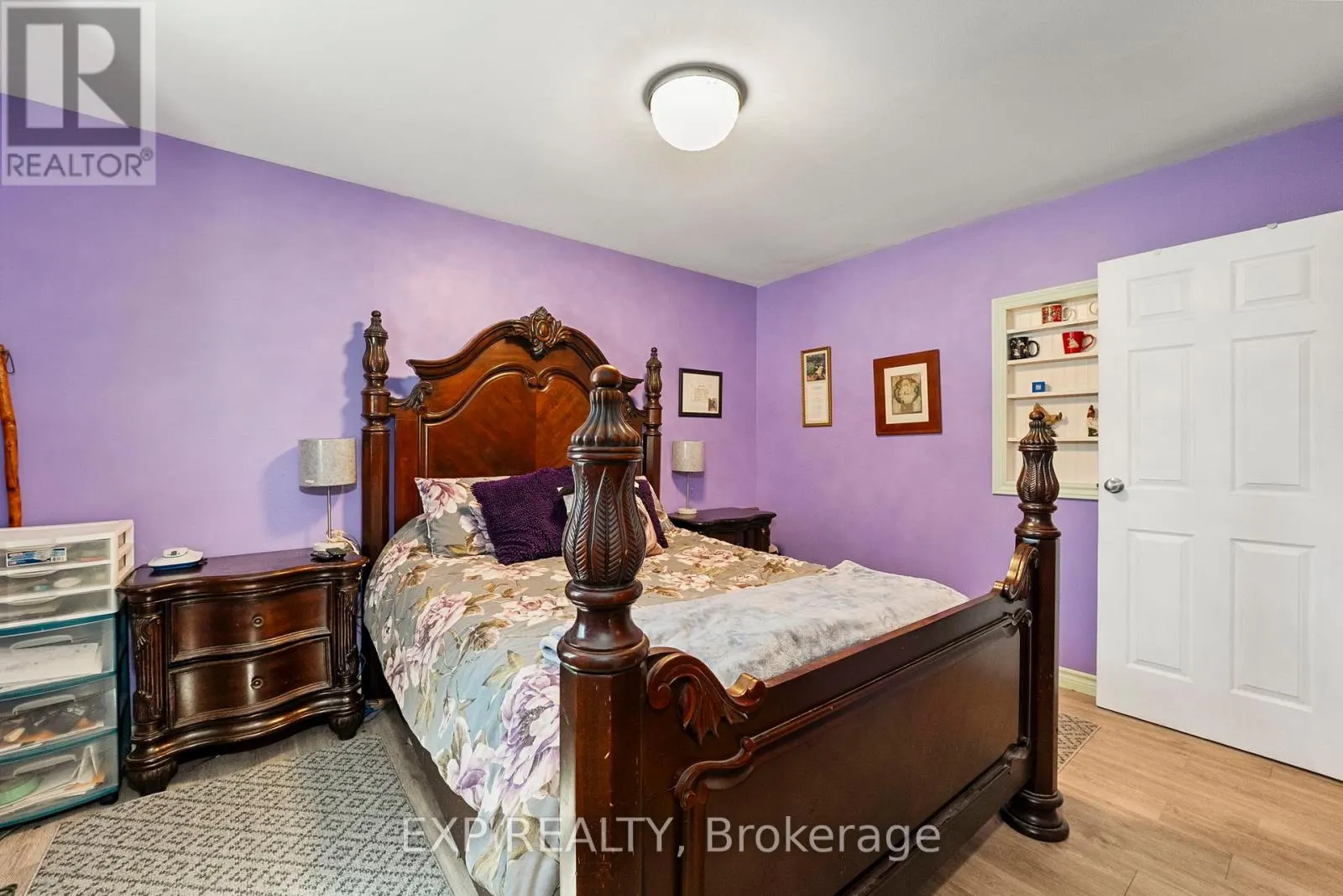 354 LAKELAND CRESCENT