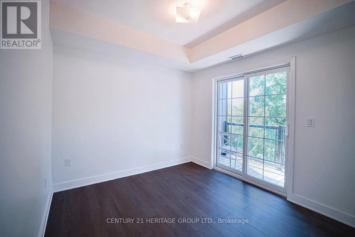 302 - 110 GREW BOULEVARD