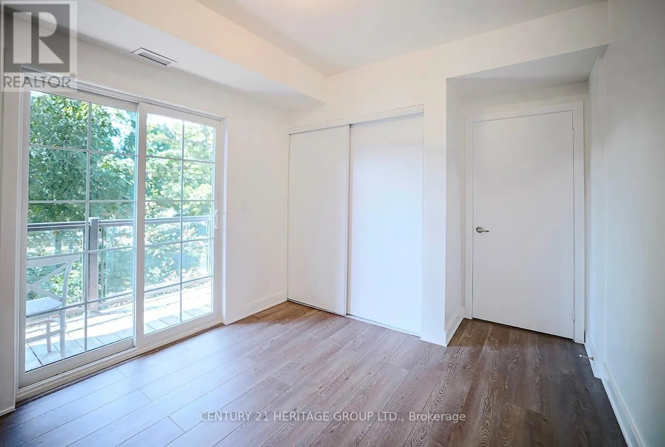 302 - 110 GREW BOULEVARD