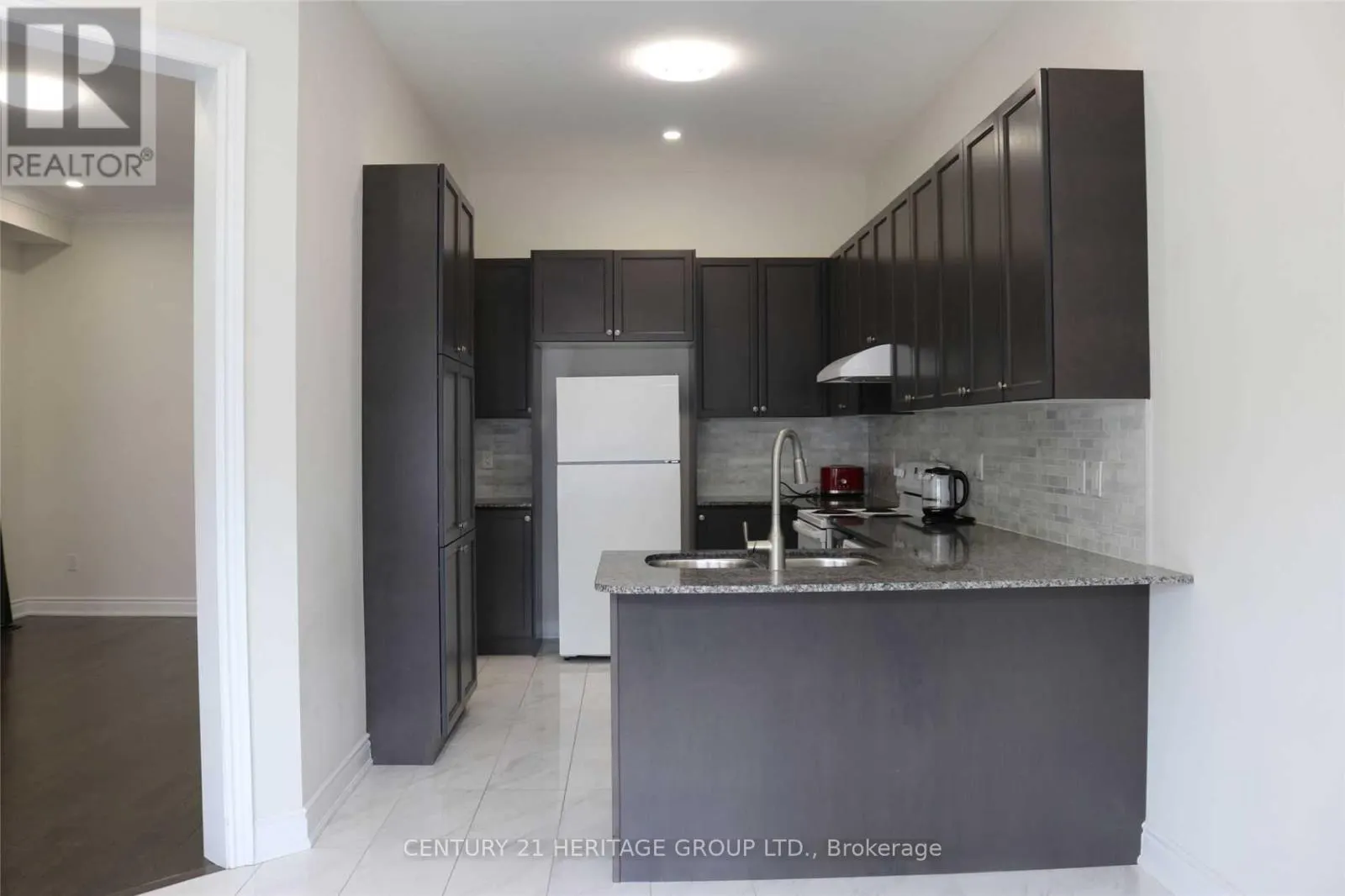 248 PARADELLE DRIVE N
